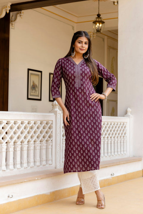 Women Burgundy Printed Straight Kurta with Three Quarter Sleeves