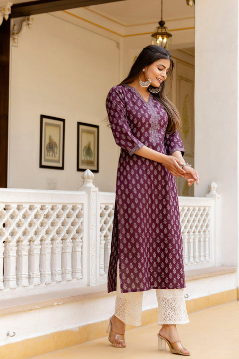 Women Burgundy Printed Straight Kurta with Three Quarter Sleeves