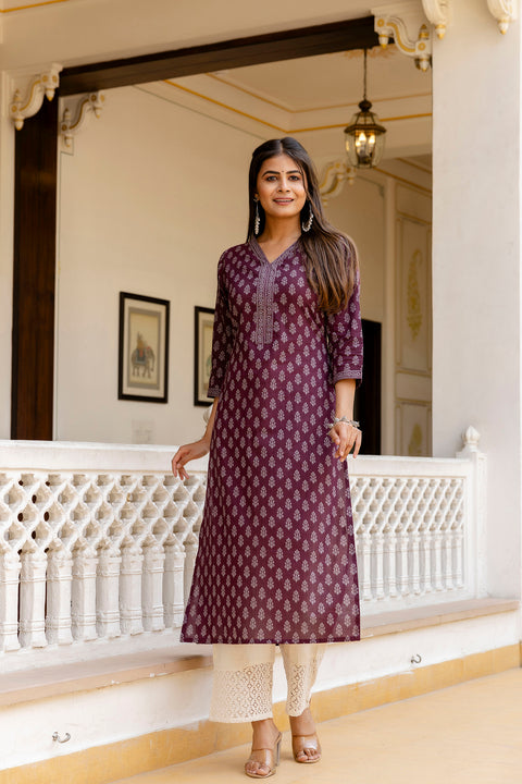 Women Burgundy Printed Straight Kurta with Three Quarter Sleeves