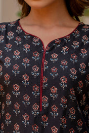 Women Black Tunic With Three Quaretr Sleeves