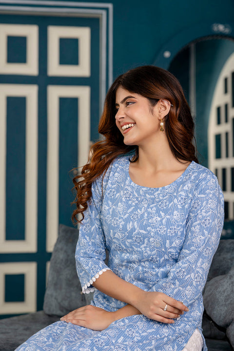 Women Blue Printed Straight Kurta with Three Quarter Sleeves