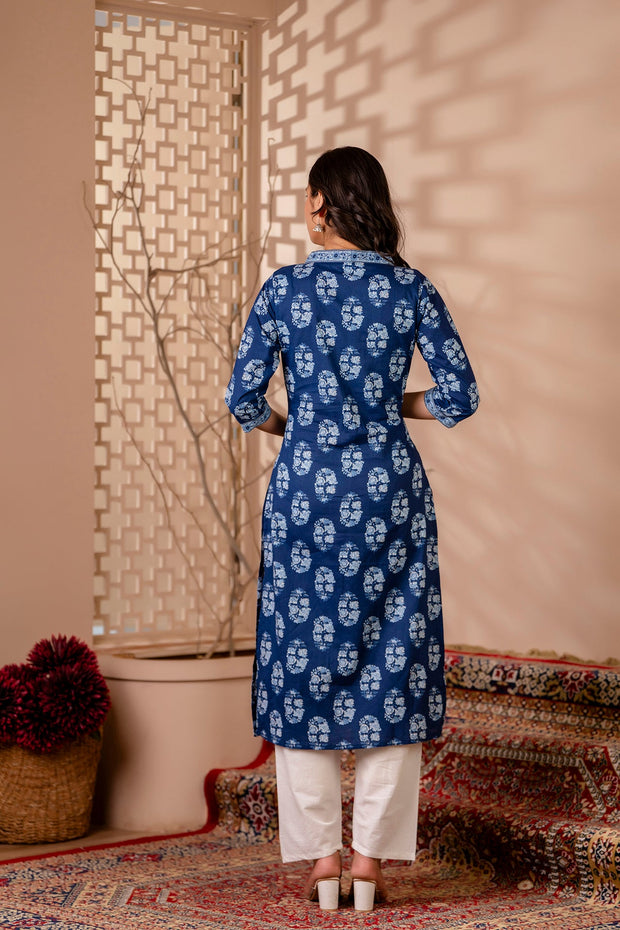 Women Blue Printed Straight Kurta with Three Quarter Sleeves
