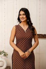 Women Brown Printed Straight V-neck Kurta