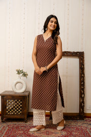 Women Brown Printed Straight V-neck Kurta