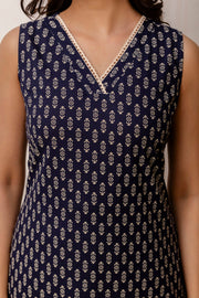 Women Navy Blue Printed Straight Shoulder Straps Kurta