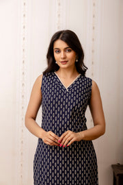 Women Navy Blue Printed Straight Shoulder Straps Kurta