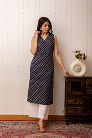 Women Navy Blue Printed Straight Shoulder Straps Kurta