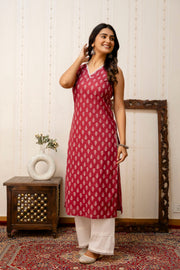 Women Mauve Printed Straight V-neck Kurta