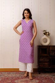 Women Purple Printed Straight Shoulder Straps Kurta