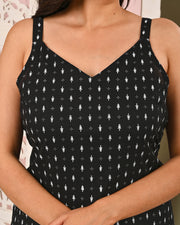 Women Black Printed Straight Shoulder Straps Kurta