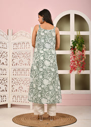 Women Green Printed Straight Shoulder Straps Kurta