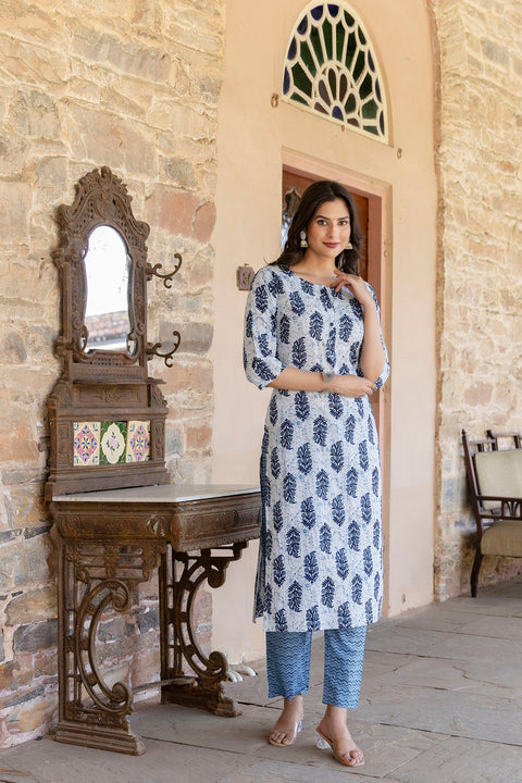 Women Blue Printed Straight Kurta with Three Quarter Sleeves
