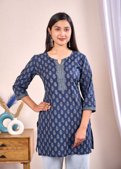 Women Navy Blue Printed Straight Tunic