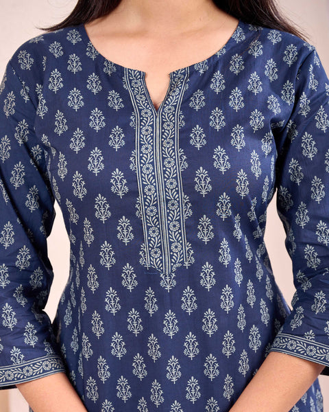 Women Navy Blue Printed Straight Tunic