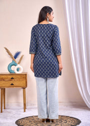 Women Navy Blue Printed Straight Tunic