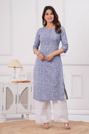 Women Blue Printed Straight Kurta with Three Quarter Sleeves
