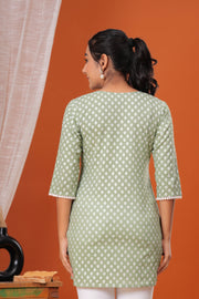 Women Green Printed Straight Tunic
