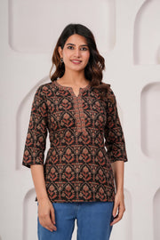 Women Black Printed Straight Tunic