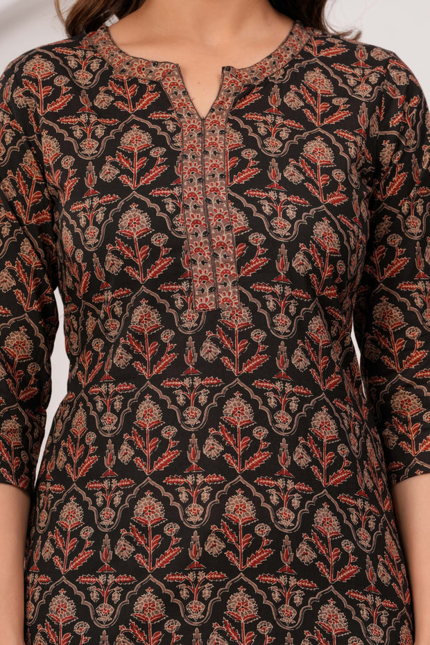 Women Black Printed Straight Tunic