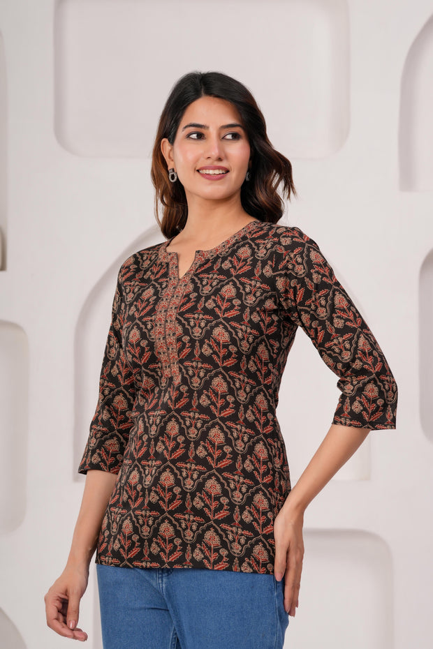 Women Black Printed Straight Tunic