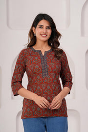 Women Maroon Printed Straight Tunic