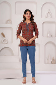 Women Maroon Printed Straight Tunic