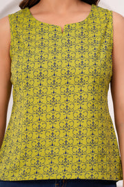 Women Green Printed Straight Top