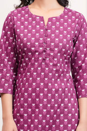 Women Purple Printed Straight Kurta with Three Quarter Sleeves