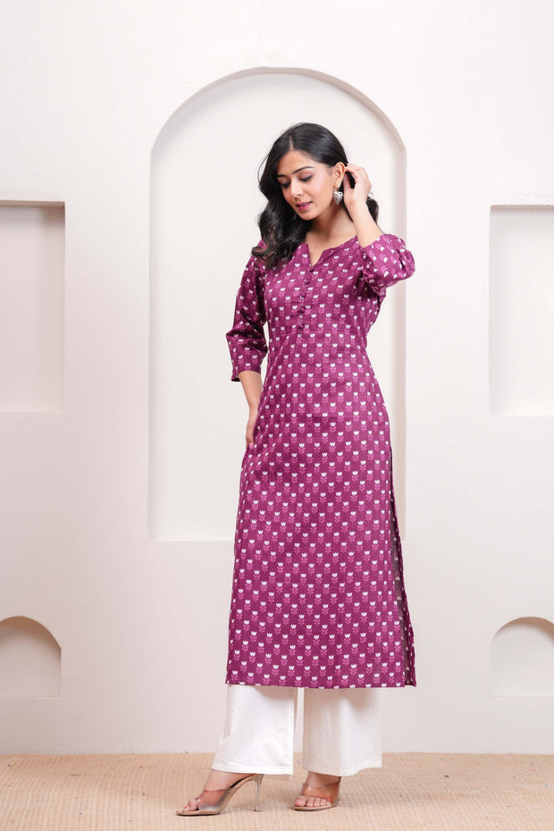 Women Purple Printed Straight Kurta with Three Quarter Sleeves