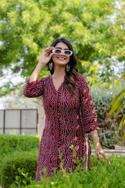 Women Maroon Printed Straight Kurta with Three Quarter Sleeves