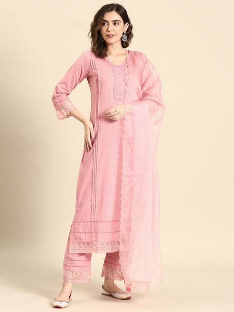 Women Mauve Lace Detailing Kurta With Trouser And Scalped Dupatta
