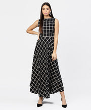 Black check sleeveless A-line maxi dress with slit on the front