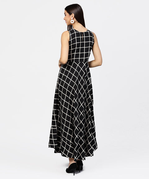 Black check sleeveless A-line maxi dress with slit on the front