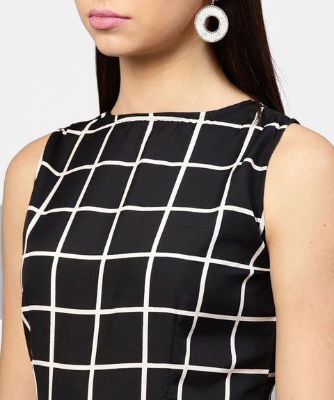 Black check sleeveless A-line maxi dress with slit on the front