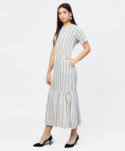 Multi Colored Maxi dress with round neck and Half sleeves