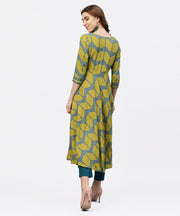 Green printed 3/4 sleeves kurta with Front Yoke and Round Neck