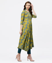 Green printed 3/4 sleeves kurta with Front Yoke and Round Neck