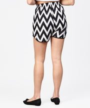 Black & white zig zag printed shorts