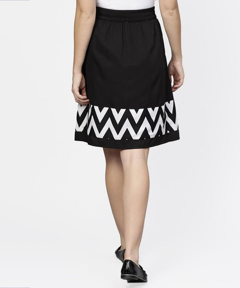 Black & White printed flared skirt with button