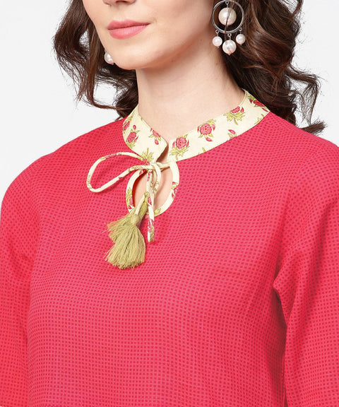 Pink half sleeve key hole neck cotton tops with printed border