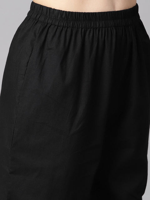 Green Ikat printed 3/4th sleeve kurta with Solid Black Pants