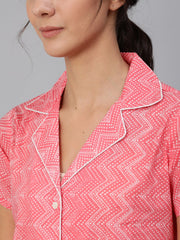 Women Pink ZIg-Zac Printed Night Suit