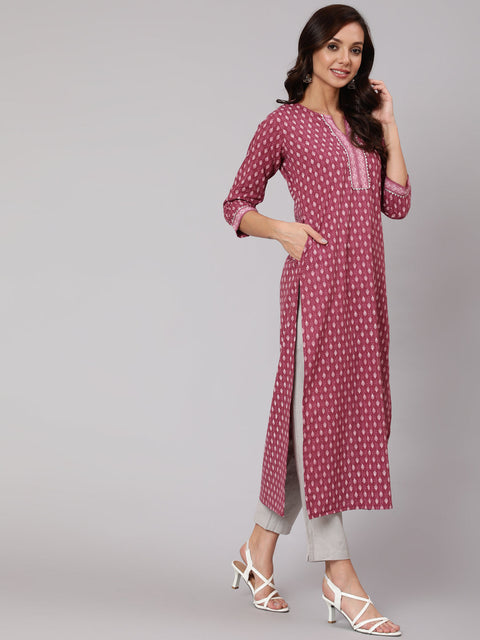 Women Mauve Printed Straight kurta With Three Quarter Sleeves