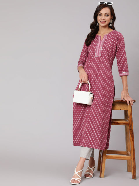 Women Mauve Printed Straight kurta With Three Quarter Sleeves