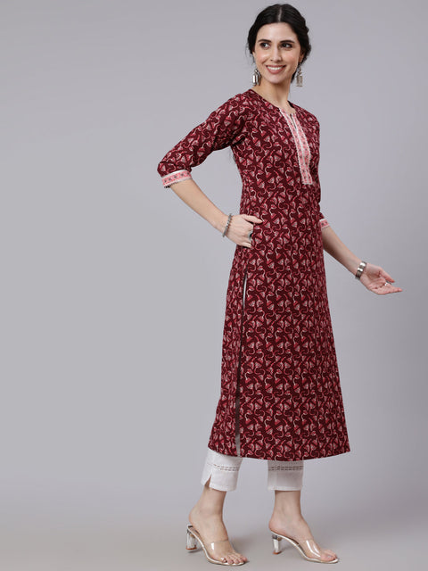 Women Burgundy Printed Straight kurta With Three Quarter Sleeves