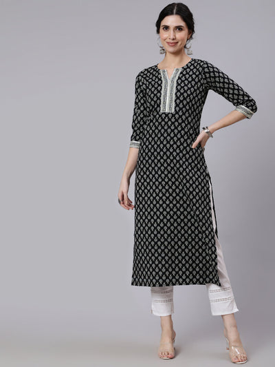 Women Black Printed Straight kurta With Three Quarter Sleeves