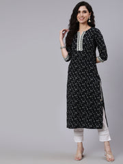 Women Black Printed Straight kurta With Three Quarter Sleeves