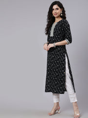 Women Black Printed Straight kurta With Three Quarter Sleeves