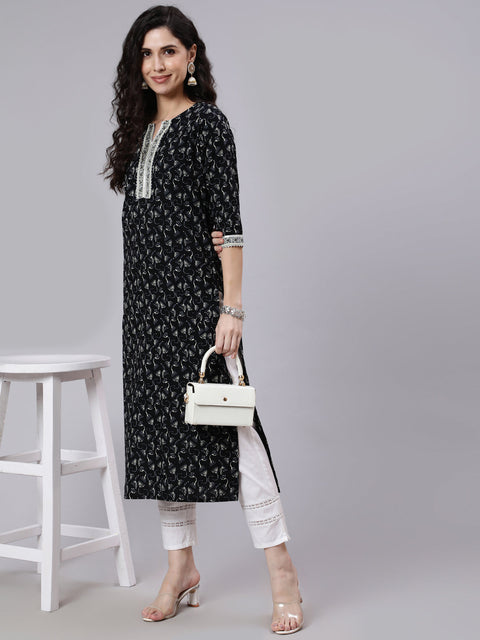 Women Black Printed Straight kurta With Three Quarter Sleeves
