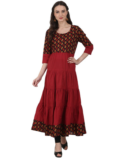 Nayo Red printed 3/4 sleeve coton tiered anarkali kurta